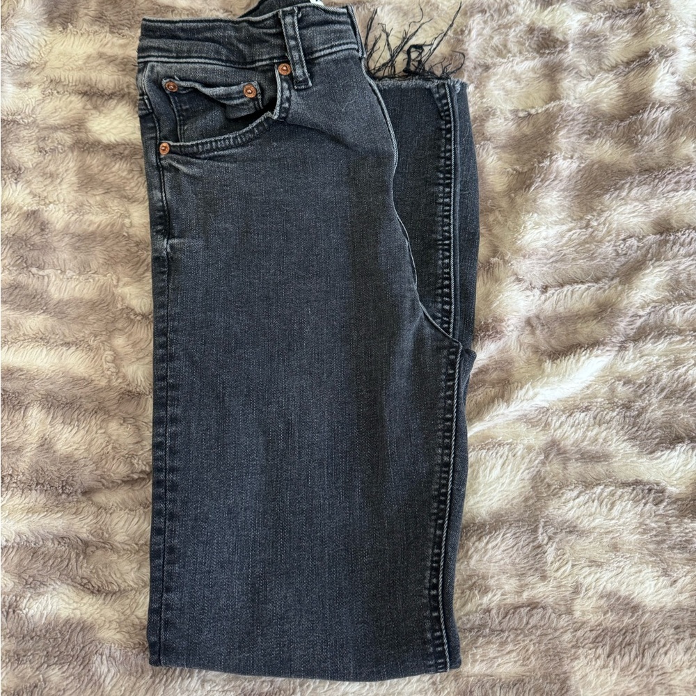 Zara High Waist Cropped Kick Flare Black Jeans Sz 8 Raw Hem 👖🖤 - Picture 8 of 8